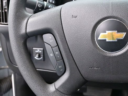 Used 2022 Chevrolet Express 2500 w/ Driver Convenience Package image 18