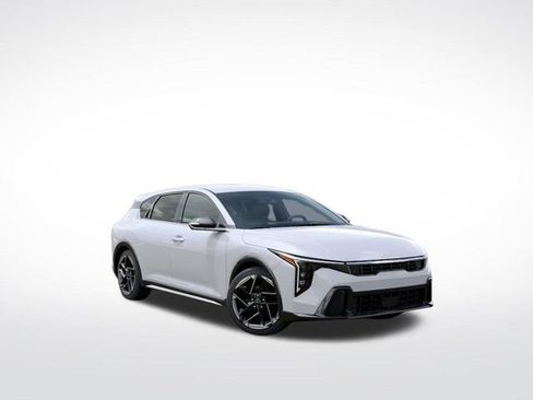 New 2026 Kia K4 GT-Line FWD image 8