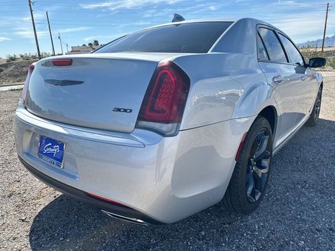 Used 2023 Chrysler 300 Touring w/ Sport Appearance Package image 5