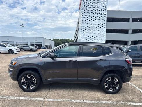 Used 2018 Jeep Compass Trailhawk AWD/4WD image 5