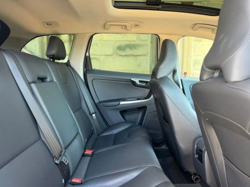 Used 2016 Volvo XC60 T5 Premier w/ Proximity Package AWD/4WD image 26