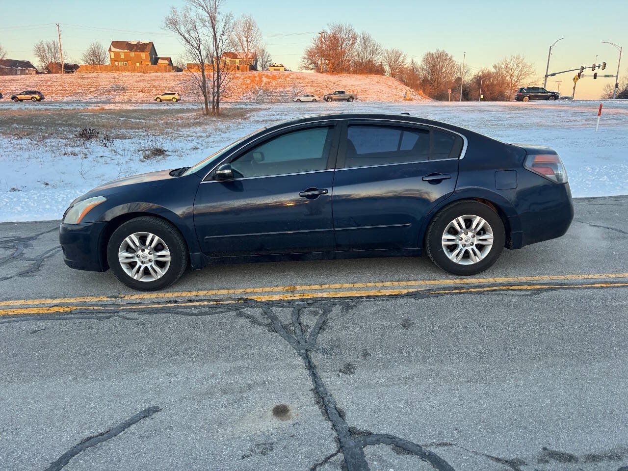 Used 2010 Nissan Altima 2.5 SL w/ SL Pkg FWD image 9