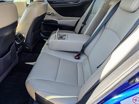 Used 2019 Lexus ES 350 w/ Premium Package image 30