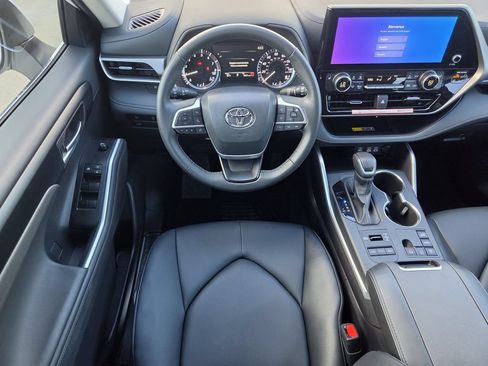 Used 2026 Toyota Highlander XLE AWD/4WD image 14