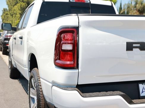 New 2026 RAM 1500 Express AWD/4WD image 10