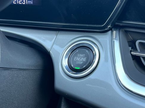 Used 2025 Chevrolet Trax LT w/ LT Convenience Package image 21