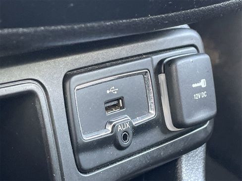 Used 2021 Jeep Renegade Sport image 27