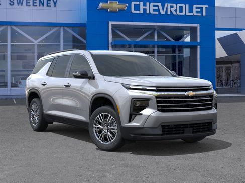 New 2026 Chevrolet Traverse LT w/ Driver Confidence Package FWD image 7