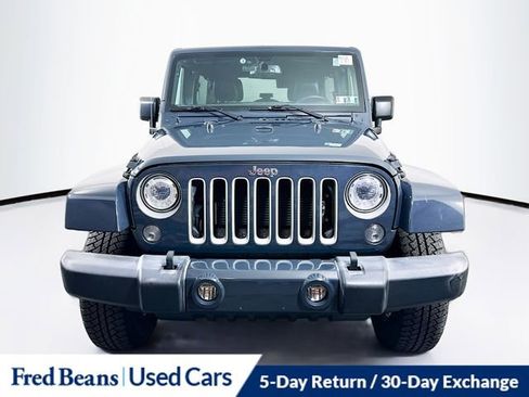 Used 2018 Jeep Wrangler Unlimited Sahara w/ Connectivity Group image 2