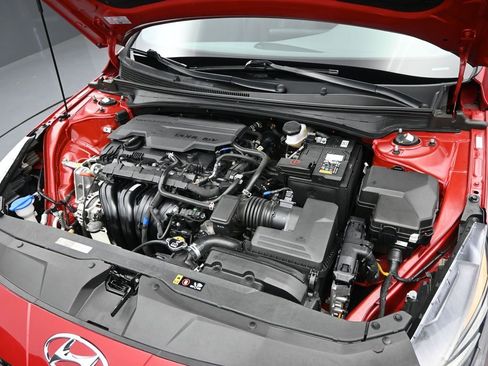 Used 2023 Hyundai Elantra SEL w/ Cargo Package image 10