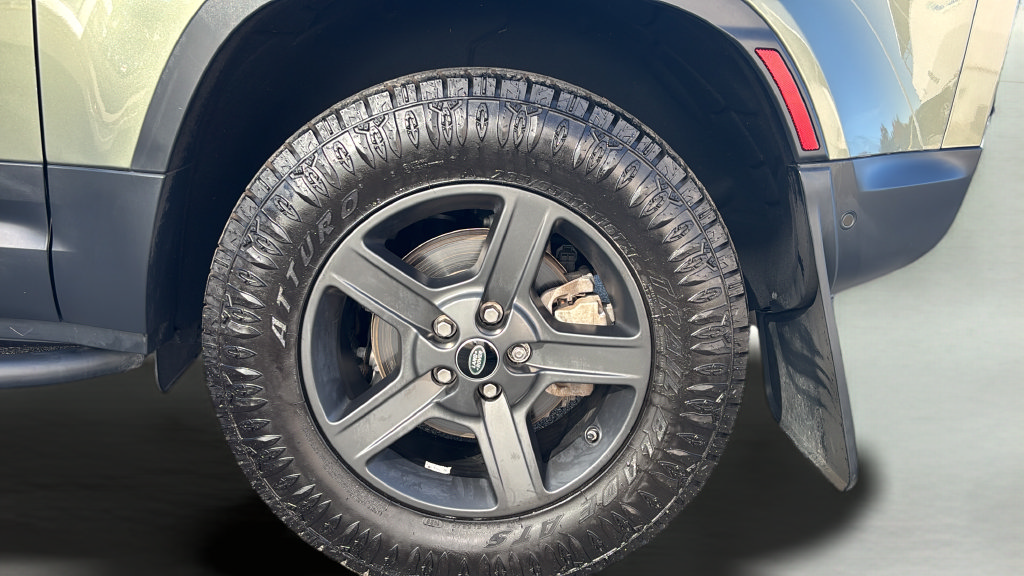 Used 2021 Land Rover Defender 90 AWD/4WD image 5