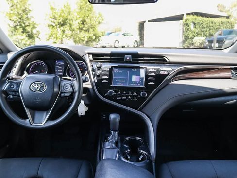 Used 2019 Toyota Camry LE FWD image 12