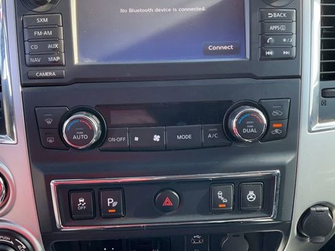 Used 2017 Nissan Titan PRO-4X w/ Pro-4x Convenience Package AWD/4WD image 28