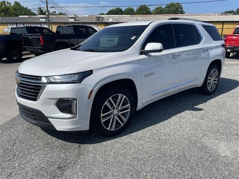 Used 2023 Chevrolet Traverse High Country image 9