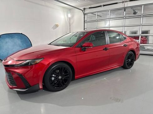 Used 2025 Toyota Camry SE w/ Multimedia Upgrade Package FWD image 4