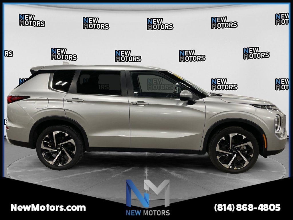 Used 2024 Mitsubishi Outlander SE Black Edition AWD/4WD image 6