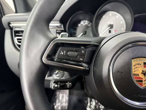 Certified 2025 Porsche Macan S AWD/4WD image 37