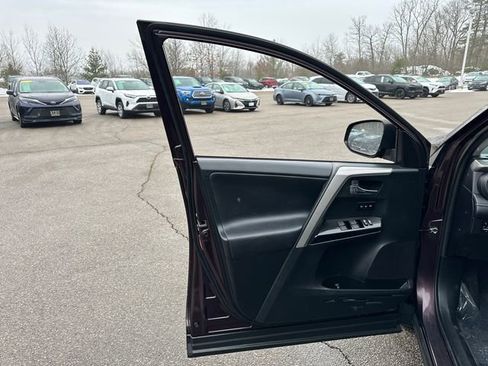 Used 2016 Toyota RAV4 Limited image 22