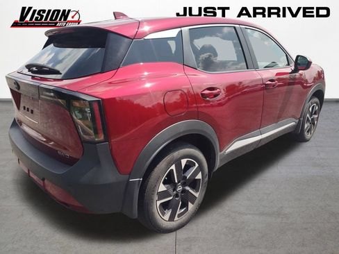 Used 2025 Nissan Kicks SV AWD/4WD image 5