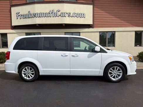 Used 2020 Dodge Grand Caravan SE FWD image 5