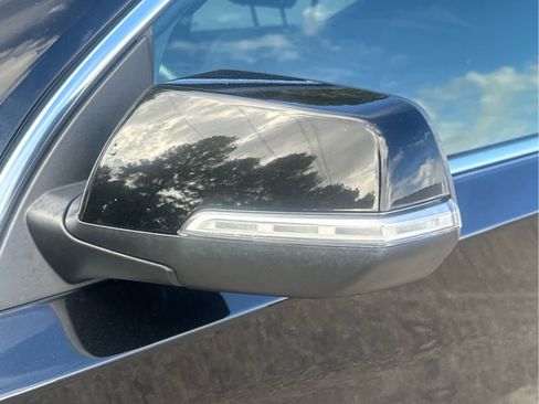 Used 2022 Chevrolet Traverse LT image 12