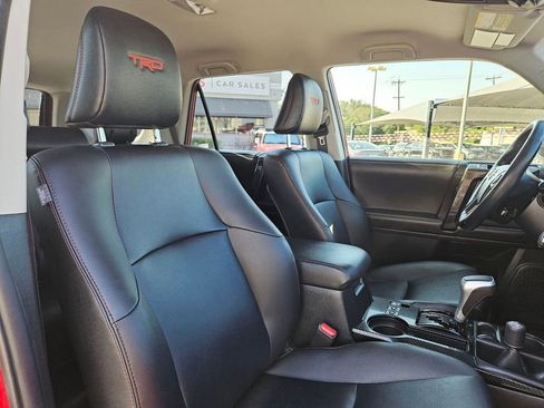 Used 2024 Toyota 4Runner TRD Off-Road Premium image 32