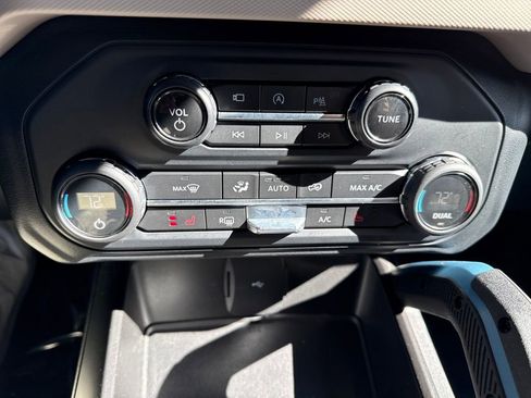 Used 2021 Ford Bronco Wildtrak image 29