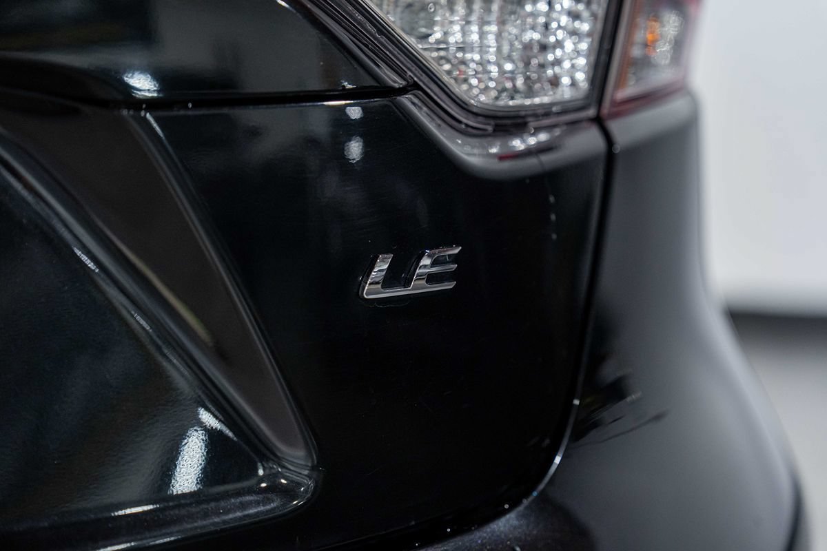 Used 2022 Toyota Corolla LE FWD image 12