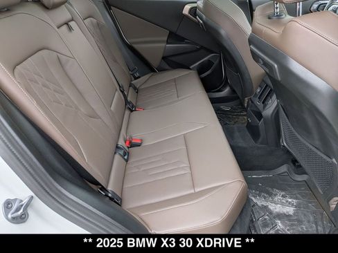 Used 2025 BMW X3 xDrive30i w/ Premium Package image 28