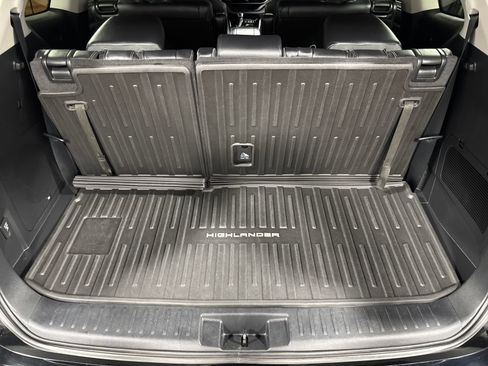 Used 2023 Toyota Highlander Limited AWD/4WD image 28