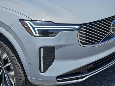 New 2026 Volvo XC90 B6 Plus w/ Protection Package image 9