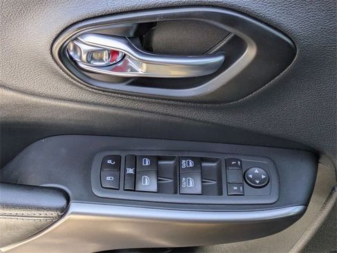 Certified 2021 Jeep Cherokee Latitude image 13