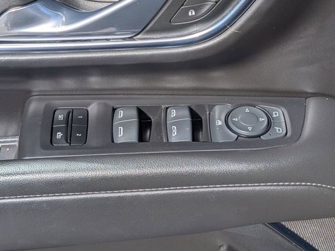 Used 2024 Chevrolet Tahoe LT RWD image 11
