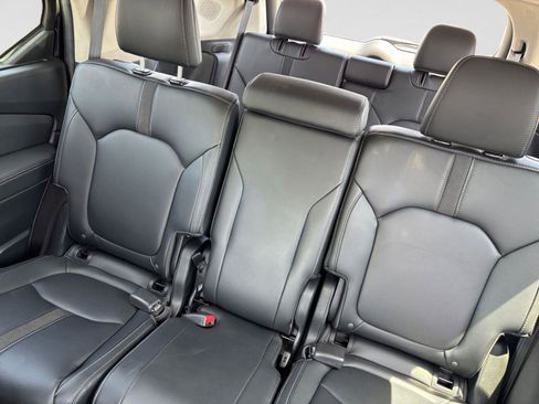 Used 2024 Honda Pilot Touring image 13