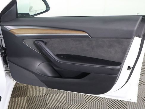 Used 2022 Tesla Model 3 Standard Range image 24