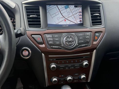 Used 2017 Nissan Pathfinder Platinum w/ Cargo Package AWD/4WD image 18