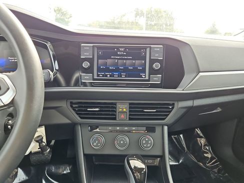 Used 2024 Volkswagen Jetta S image 16