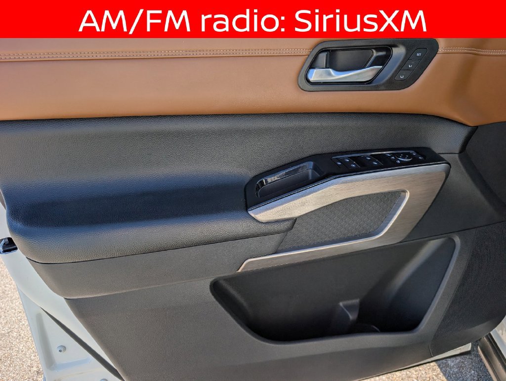Used 2024 Nissan Pathfinder Platinum AWD/4WD image 15