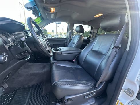 Used 2014 Chevrolet Silverado 2500 LT AWD/4WD image 19