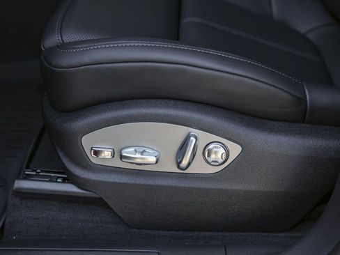 New 2026 Porsche Macan Turbo image 15