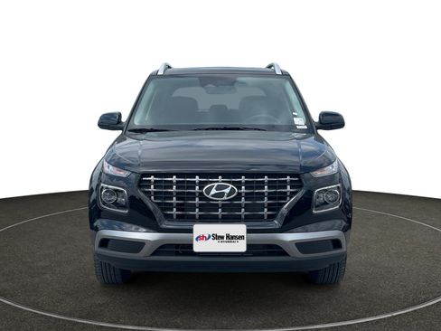 New 2025 Hyundai Venue SEL image 9