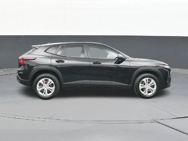 Used 2024 Chevrolet Trax LS FWD image 16