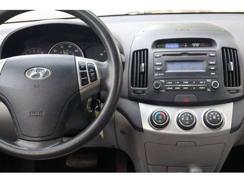 Used 2010 Hyundai Elantra GLS FWD image 8