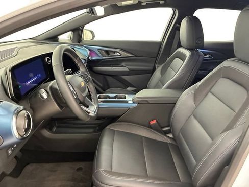 Certified 2025 Chevrolet Equinox EV LT w/ Convenience Package FWD image 12