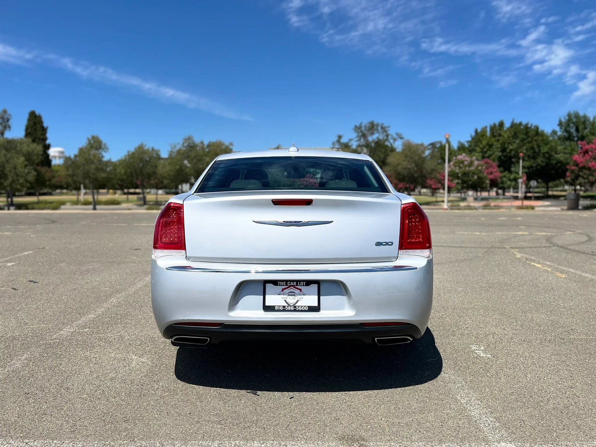 Used 2019 Chrysler 300 Touring RWD image 6