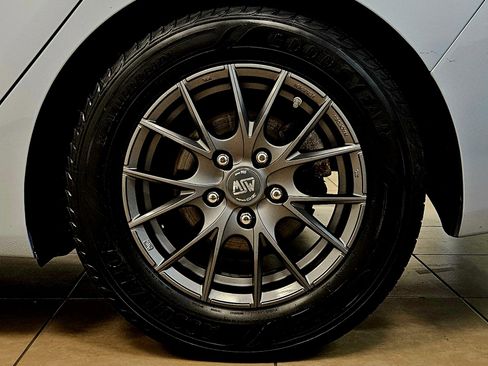 Used 2012 Hyundai Elantra Limited image 28