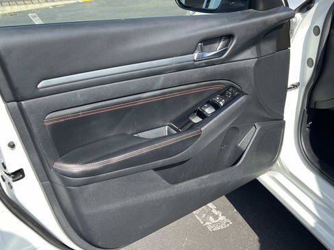 Used 2023 Nissan Altima 2.5 SR image 6