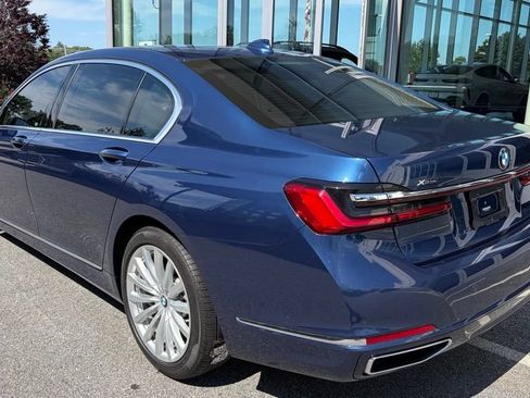Used 2022 BMW 740i xDrive w/ Premium Package AWD/4WD image 2