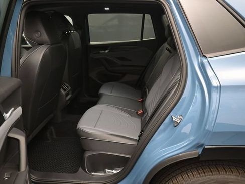 New 2026 Volkswagen Tiguan SE R-Line AWD/4WD image 11