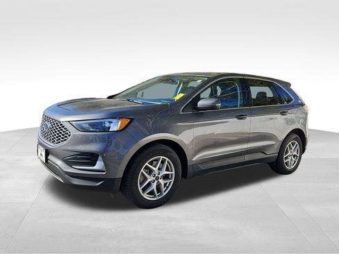 Used 2023 Ford Edge SEL image 3